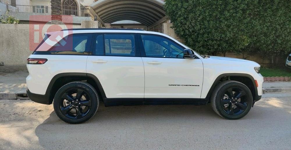 جیپ گراند شیرۆکی